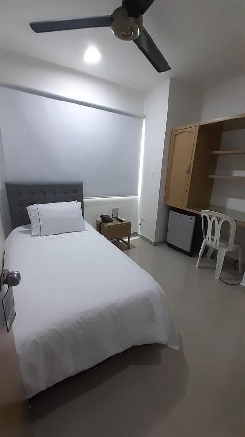 Onoma Hotel Lorica Exterior photo